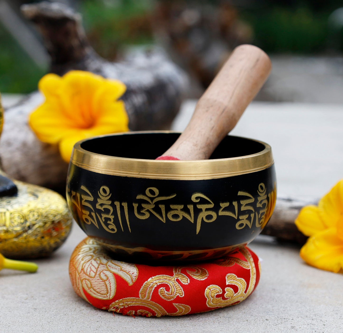 Tibetan Singing Bowl Om Mani ~ With Mallet And Brocade Cushion ~ For Mindfulness Meditation, Chakra Healing, Yoga (Medium)