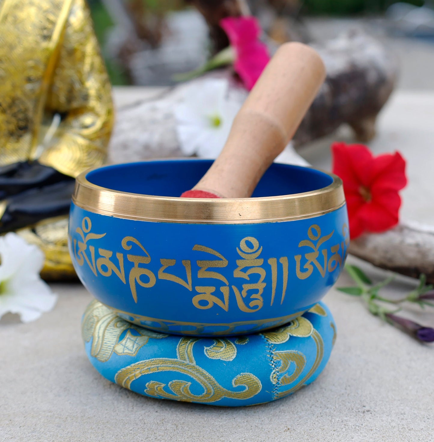 Tibetan Singing Bowl Om Mani ~ With Mallet And Brocade Cushion ~ For Mindfulness Meditation, Chakra Healing, Yoga (Medium)