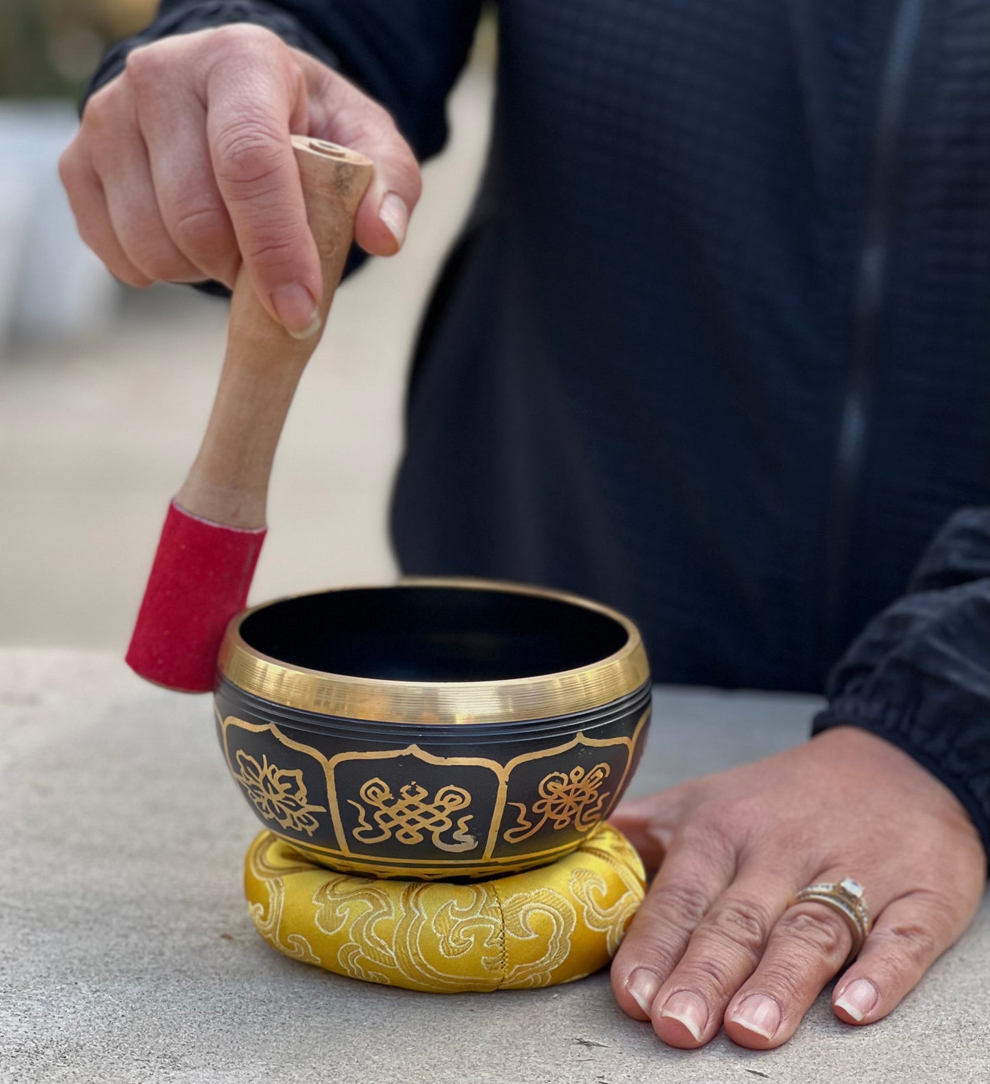 Singing Bowl Complete Set ~ 8 Lucky Symbols ~ For Meditation, Yoga, Spiritual Healing and Mindfulness ~ Medium