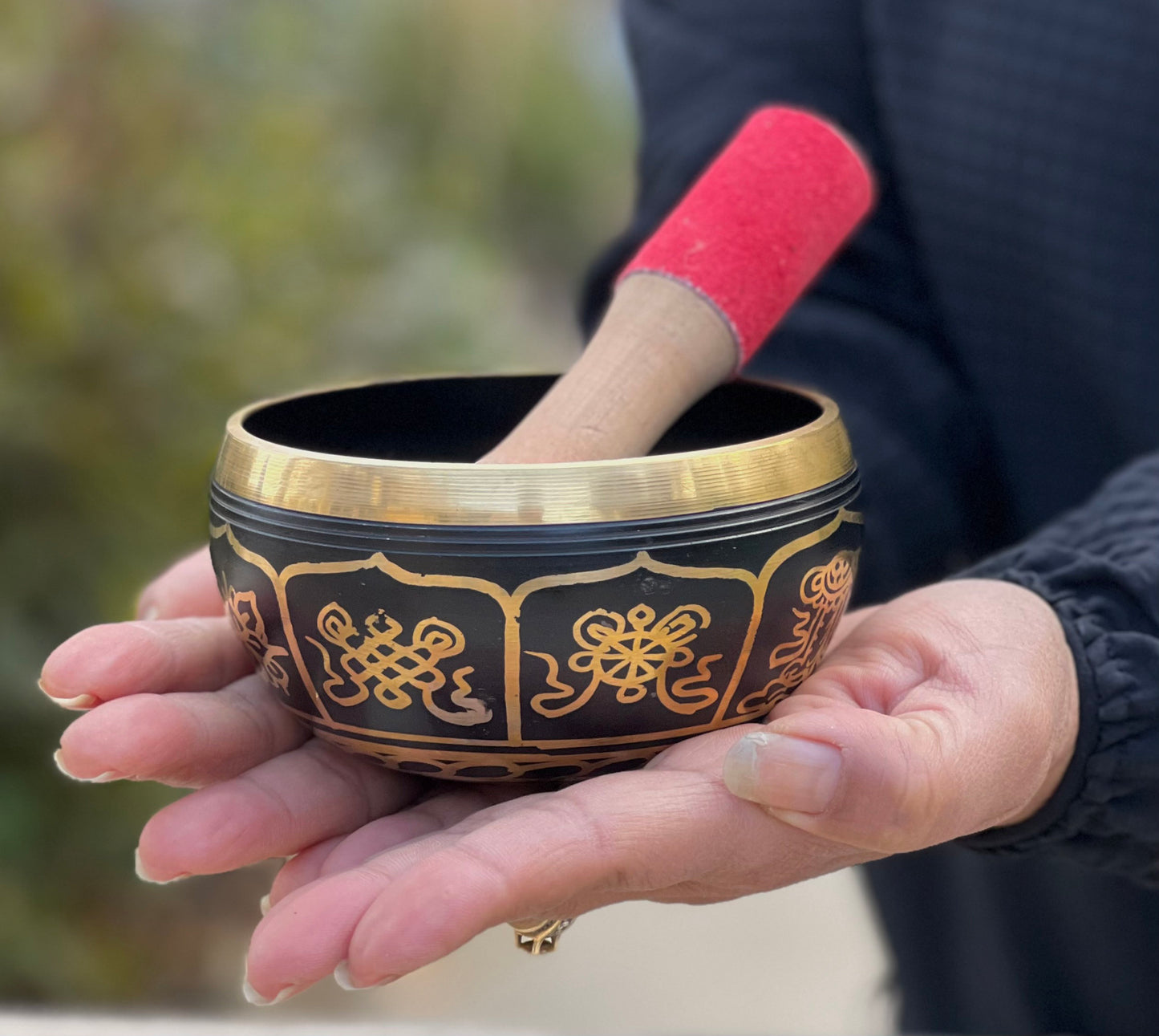 Singing Bowl Complete Set ~ 8 Lucky Symbols ~ For Meditation, Yoga, Spiritual Healing and Mindfulness ~ Medium