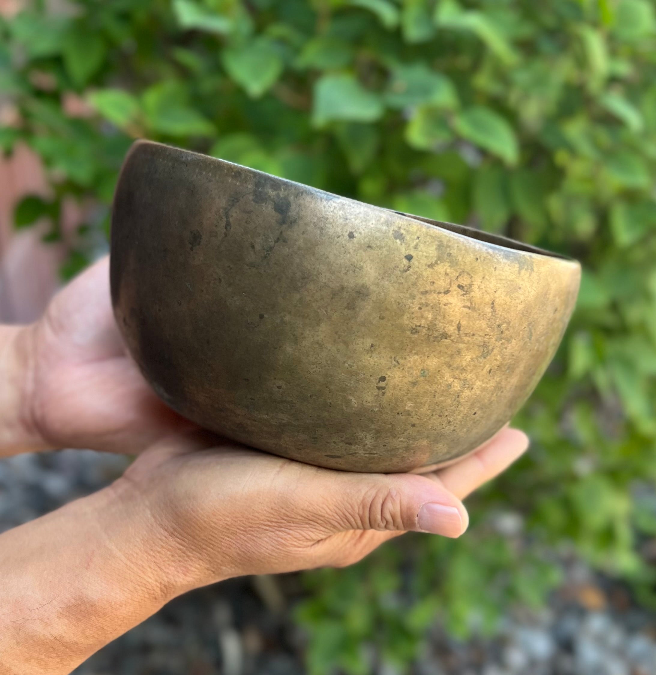 Antique Thadobati Himalayan Singing Bowl 7" – Hand Hammered Meditation Bowl with F# 687 Hz, Felt Cushion & Suede Striker - DharmaObjects