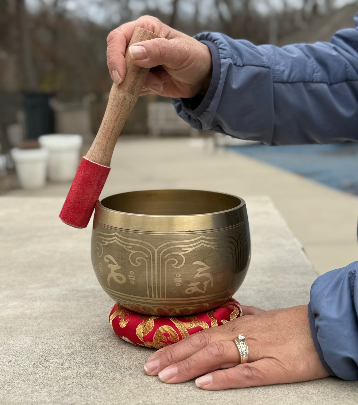 Tibetan Pro Deep Meditation Om Mani Singing Bowl Complete Set ~ Yoga, Mindfulness, Spiritual & Chakra Healing ~