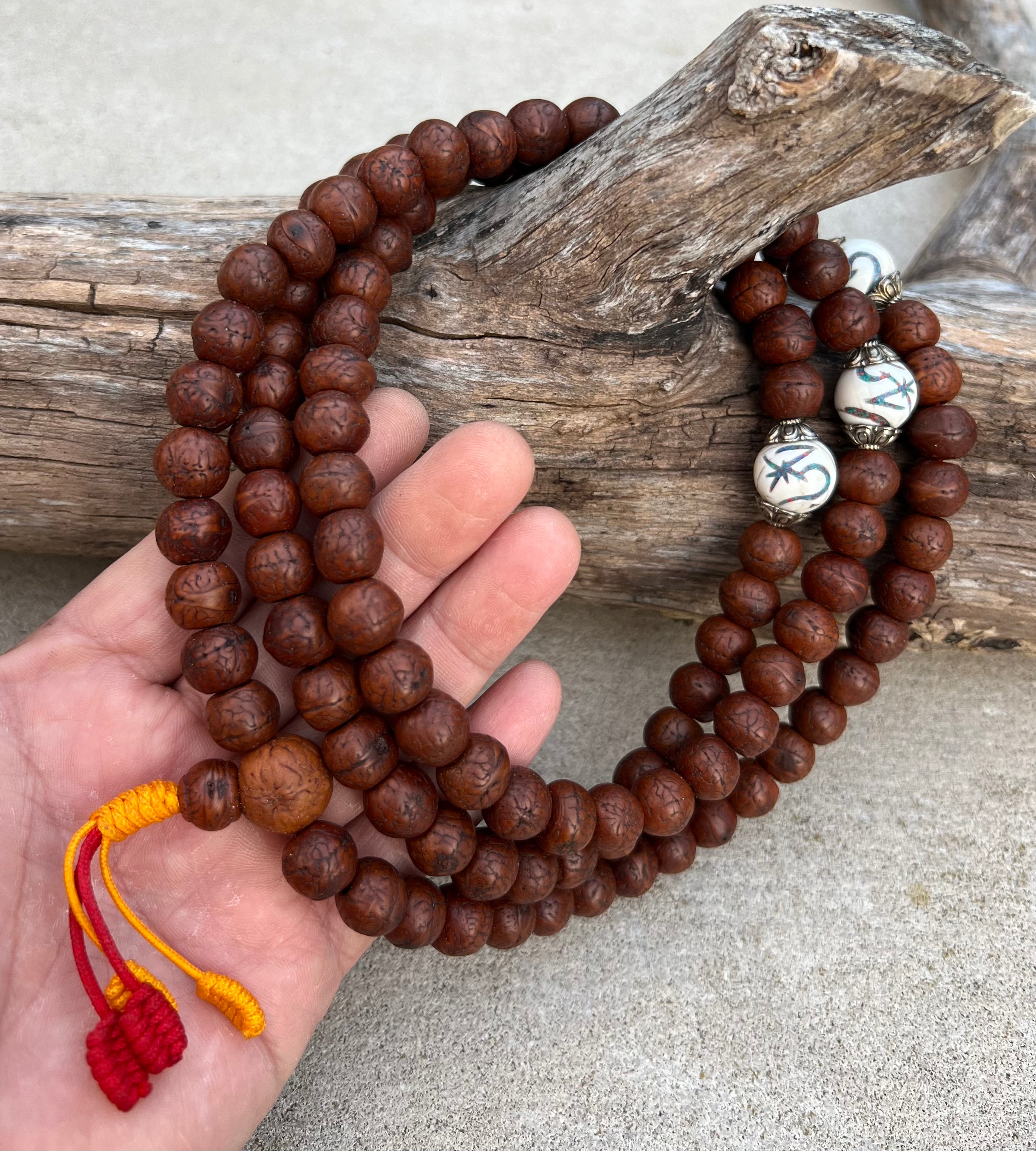 Dark Tibetan Buddhist Rare Bodhi Seed Mala, 3 Conch Shell Accent, Free Mala factory Box