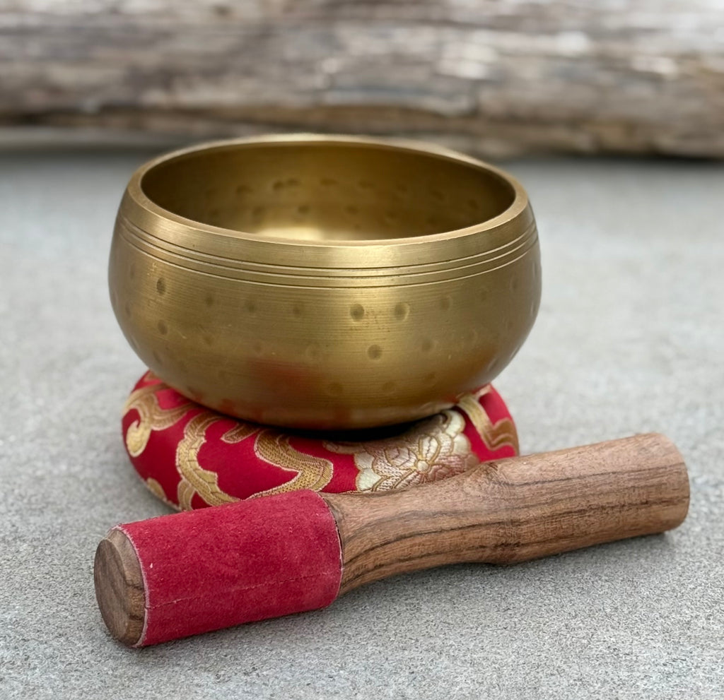 Medium Tibetan Singing Bowl Set – Handcrafted Meditation Bowl with Wooden Mallet & Brocade Cushion for Yoga, Mindfulness & Chakra Healing - DharmaObjects