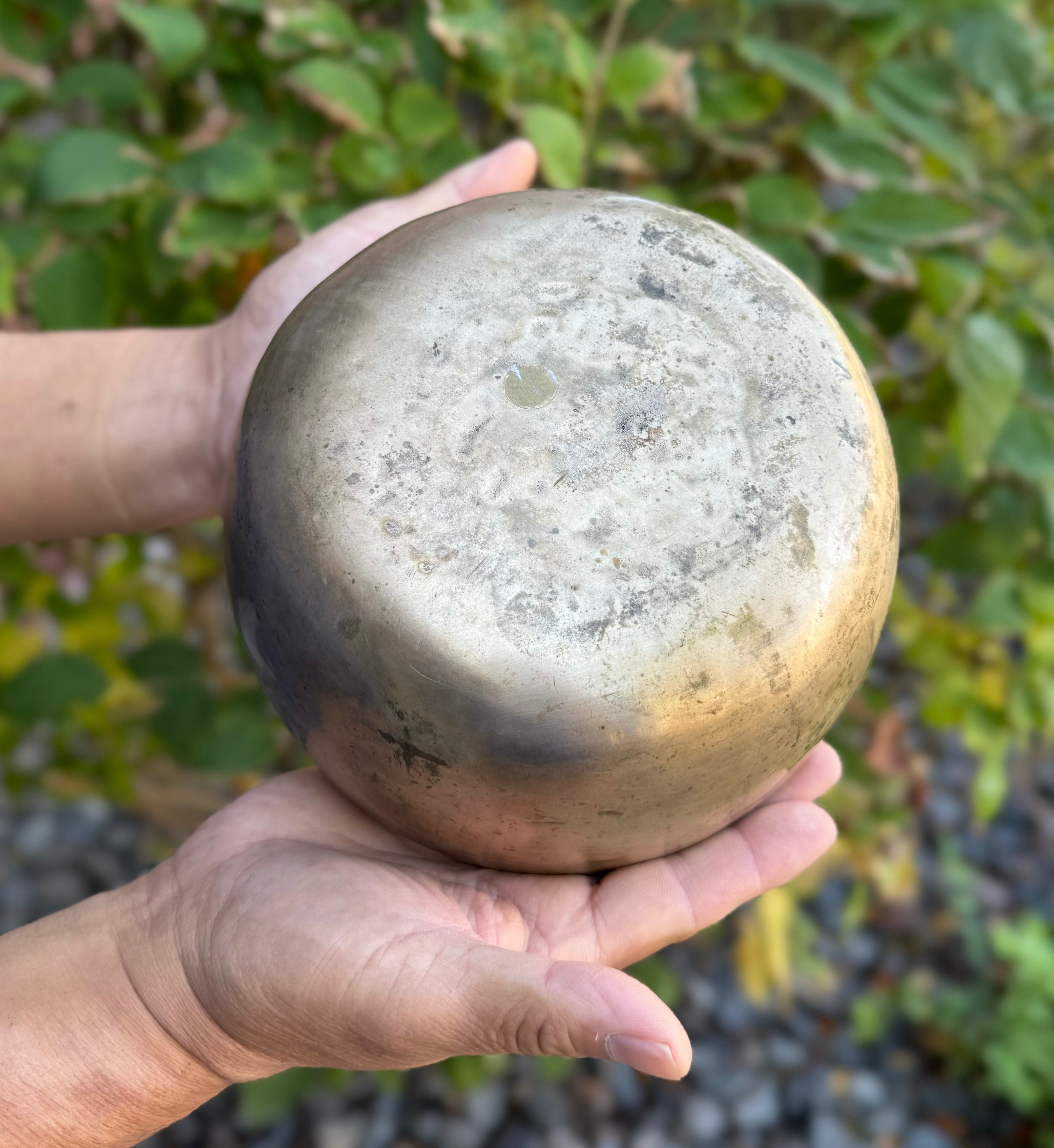 Antique Thadobati Himalayan Singing Bowl 6.5 Inches Solar Plexus Chakra - DharmaObjects