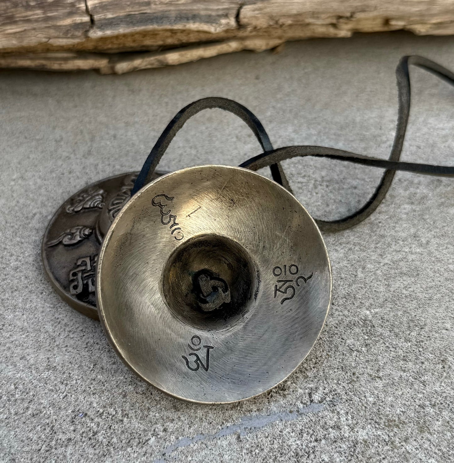 Tibetan Buddhist Meditation Yoga 8 Lucky Symbols Tingsha Cymbal Bell Chimes With Pouch