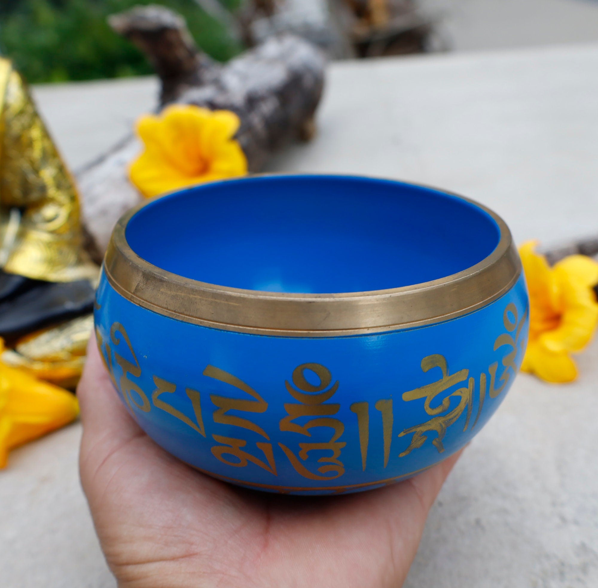Tibetan Large Singing Bowl Om Mani ~ With Mallet And Brocade Cushion ~ For Mindfulness Meditation, Chakra Healing,Yoga