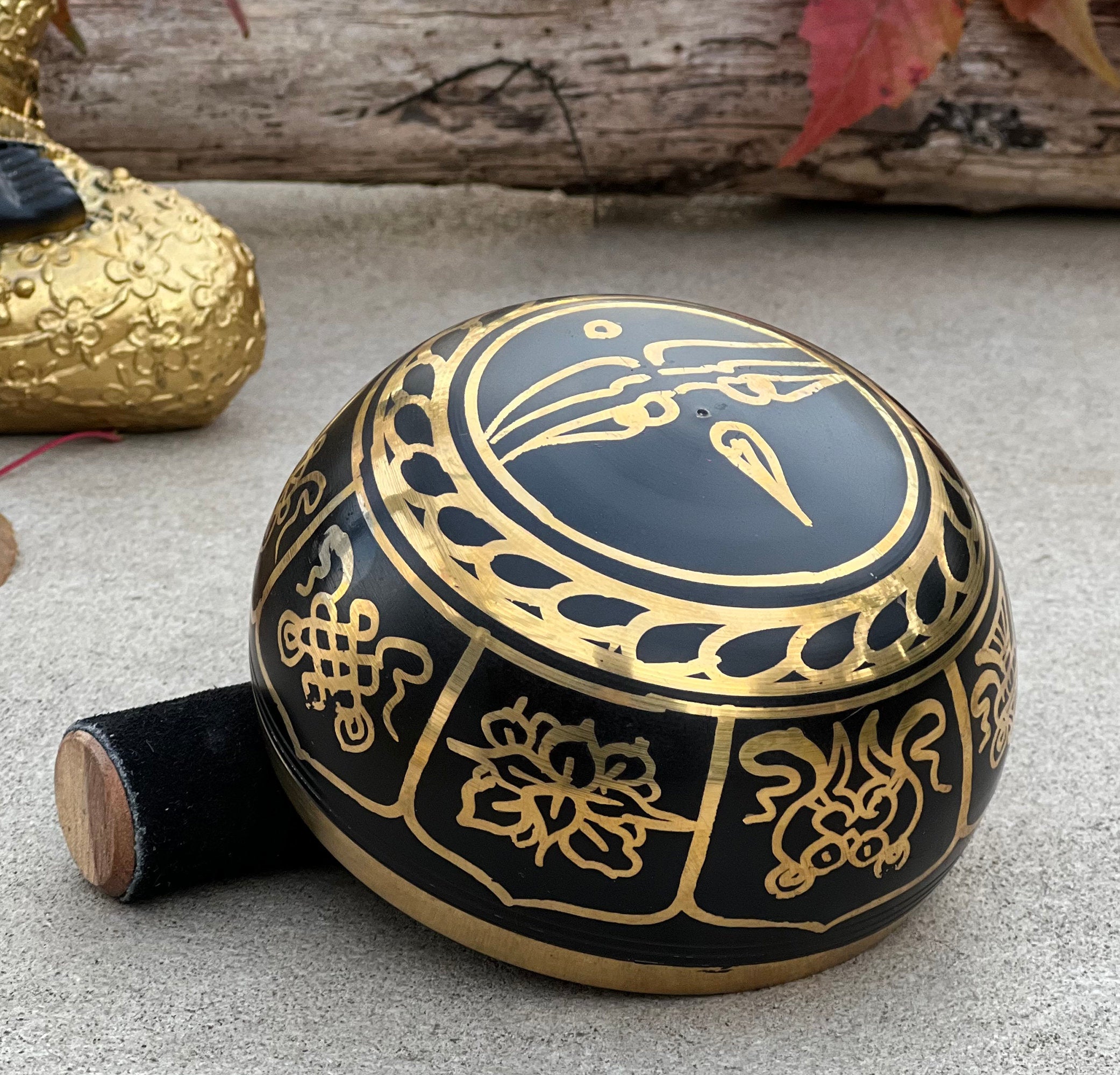 Singing Bowl Complete Set ~ 8 Lucky Symbols ~ For Meditation, Yoga, Spiritual Healing and Mindfulness ~ Medium