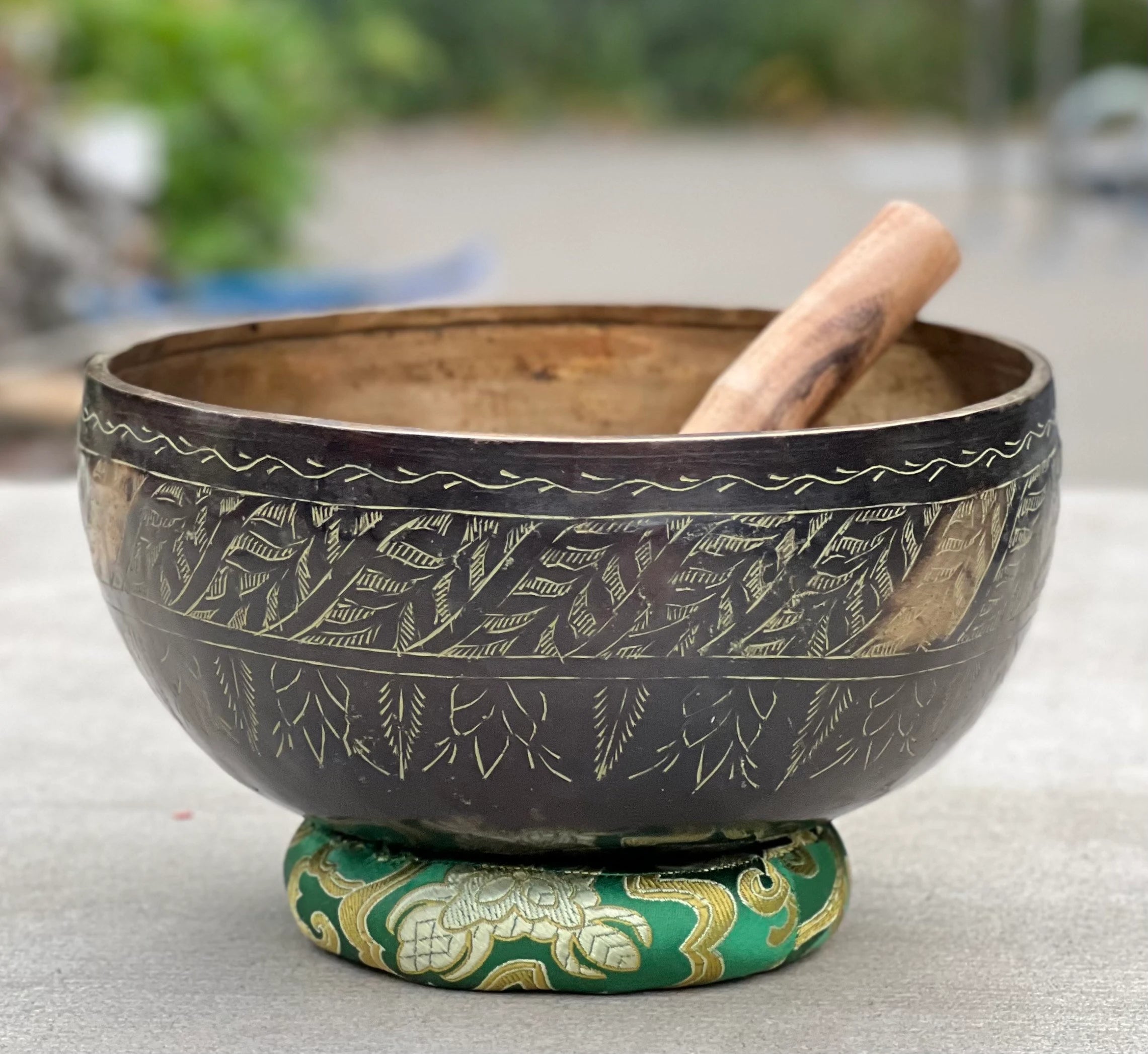 Rare Old Engraved Tibetan Singing Bowl 8.5" | Antique Collector Bowl with E Note Solar Plexus Chakra Tone - DharmaObjects