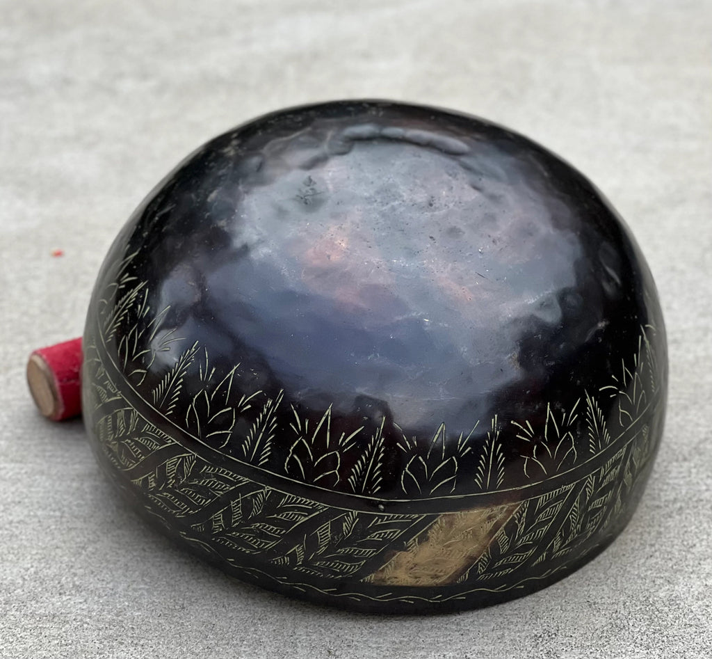 Rare Old Engraved Tibetan Singing Bowl 8.5" | Antique Collector Bowl with E Note Solar Plexus Chakra Tone - DharmaObjects