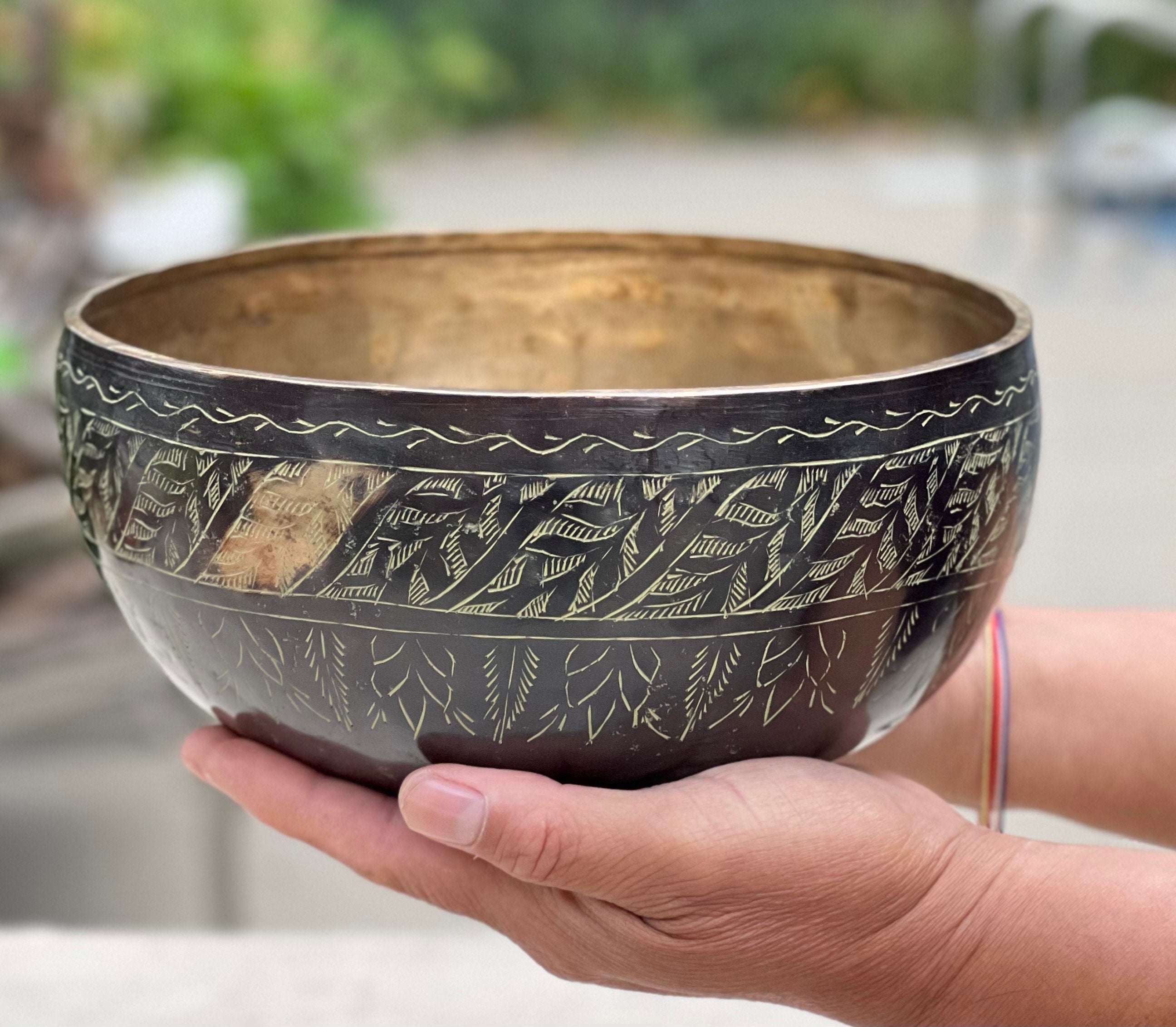 Rare Old Engraved Tibetan Singing Bowl 8.5" | Antique Collector Bowl with E Note Solar Plexus Chakra Tone - DharmaObjects