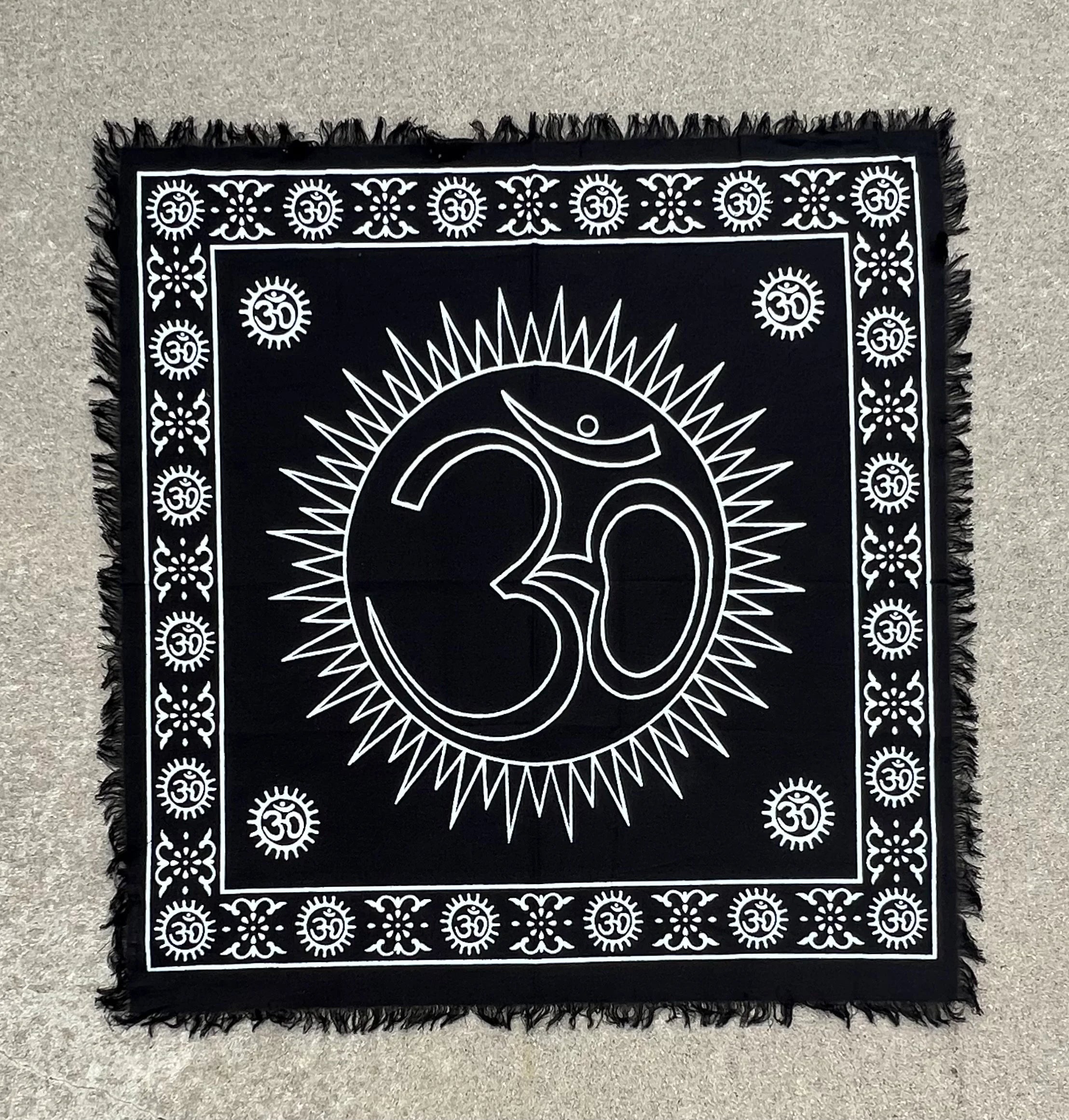 Altar Cloth Tarot Witchcraft Table Cloth Cover Wall Decor Art 24 X 24 Inches - DharmaObjects