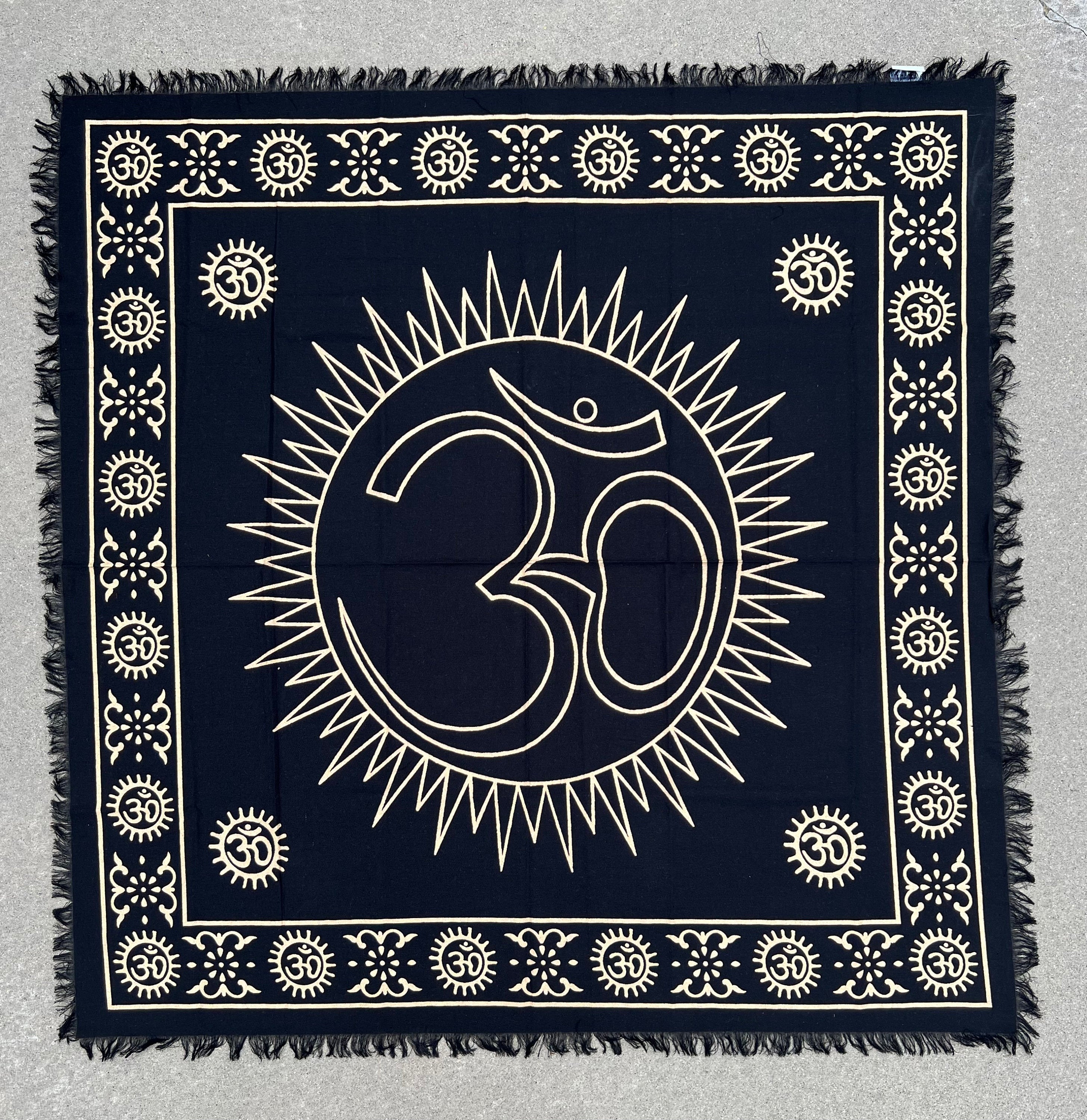 Altar Cloth Tarot Witchcraft Table Cloth Cover Wall Decor Wall Art 36 X 36 Inches