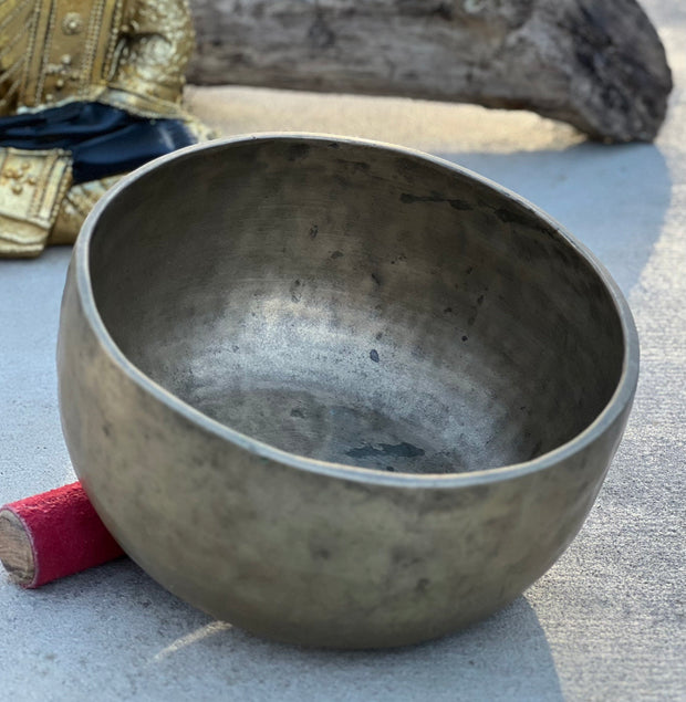Antique Rare Thadobati Style Tibetan Singing Bowl - Collector Dark Patina 7.25 Inches Sacral Chakra