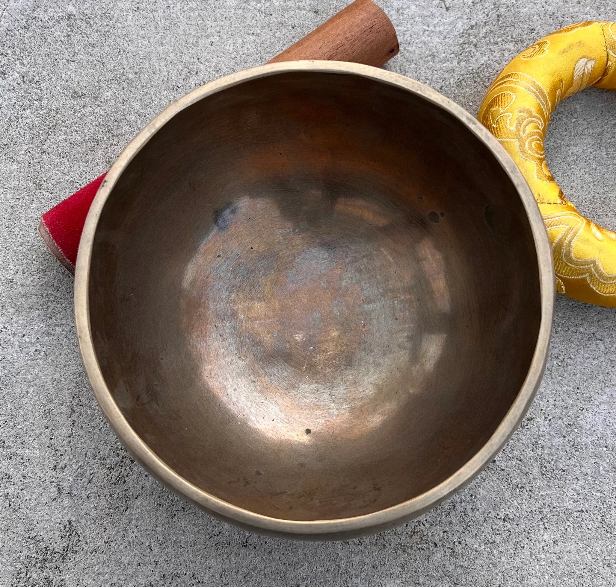 Rare Antique Thadobati Style Tibetan Singing Bowl 5.75" | Dark Patina Heart Chakra F Note Bowl with Mallet & Cushion - DharmaObjects