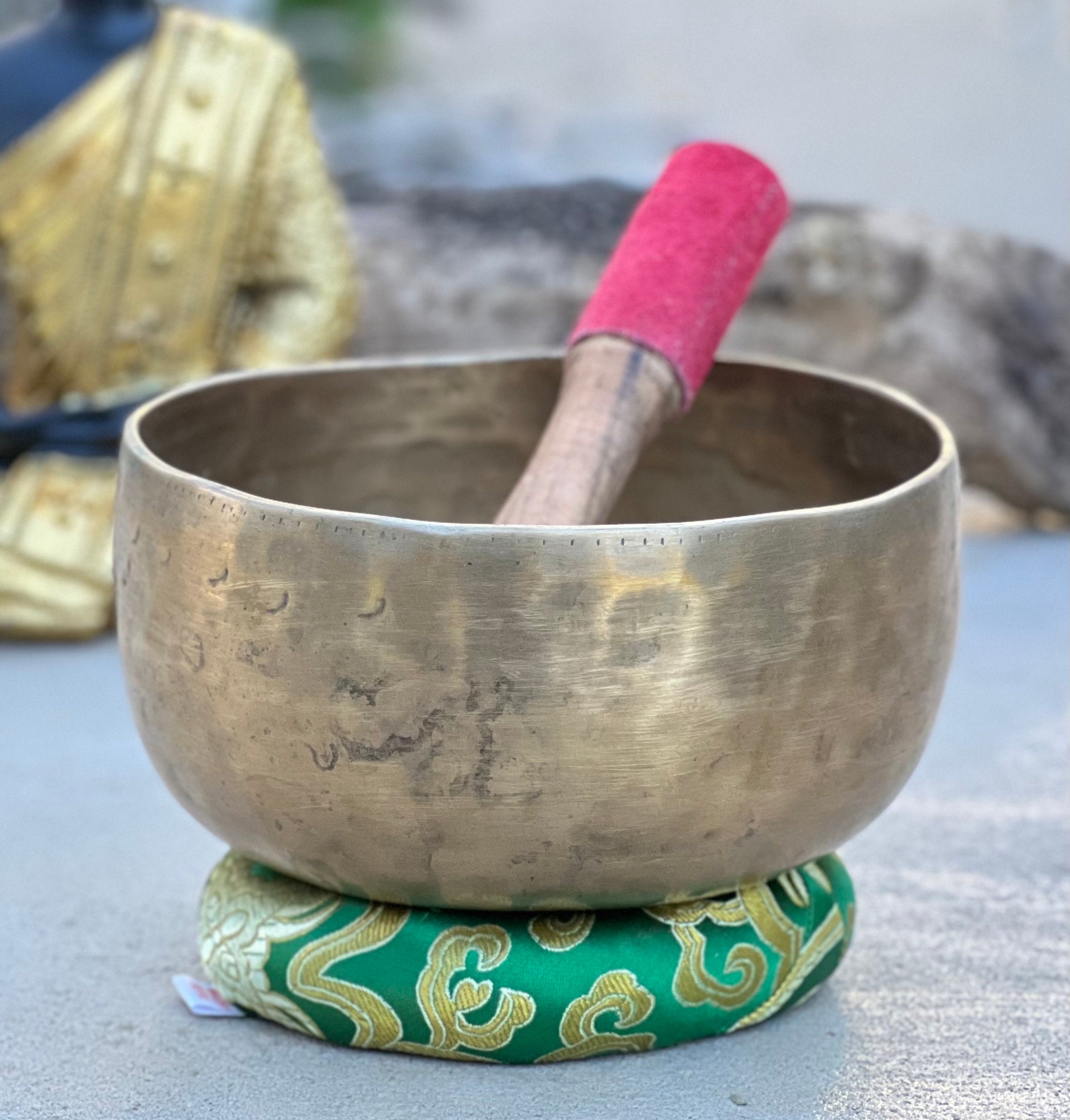 Rare Antique Thadobati Style Tibetan Singing Bowl 6.25" | Dark Patina Crown Chakra B Note Collector Bowl with Mallet & Cushion - DharmaObjects