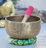 Antique Rare Thadobati Style Tibetan Singing Bowl - Collector Dark Patina 6.25 Inches Crown Chakra
