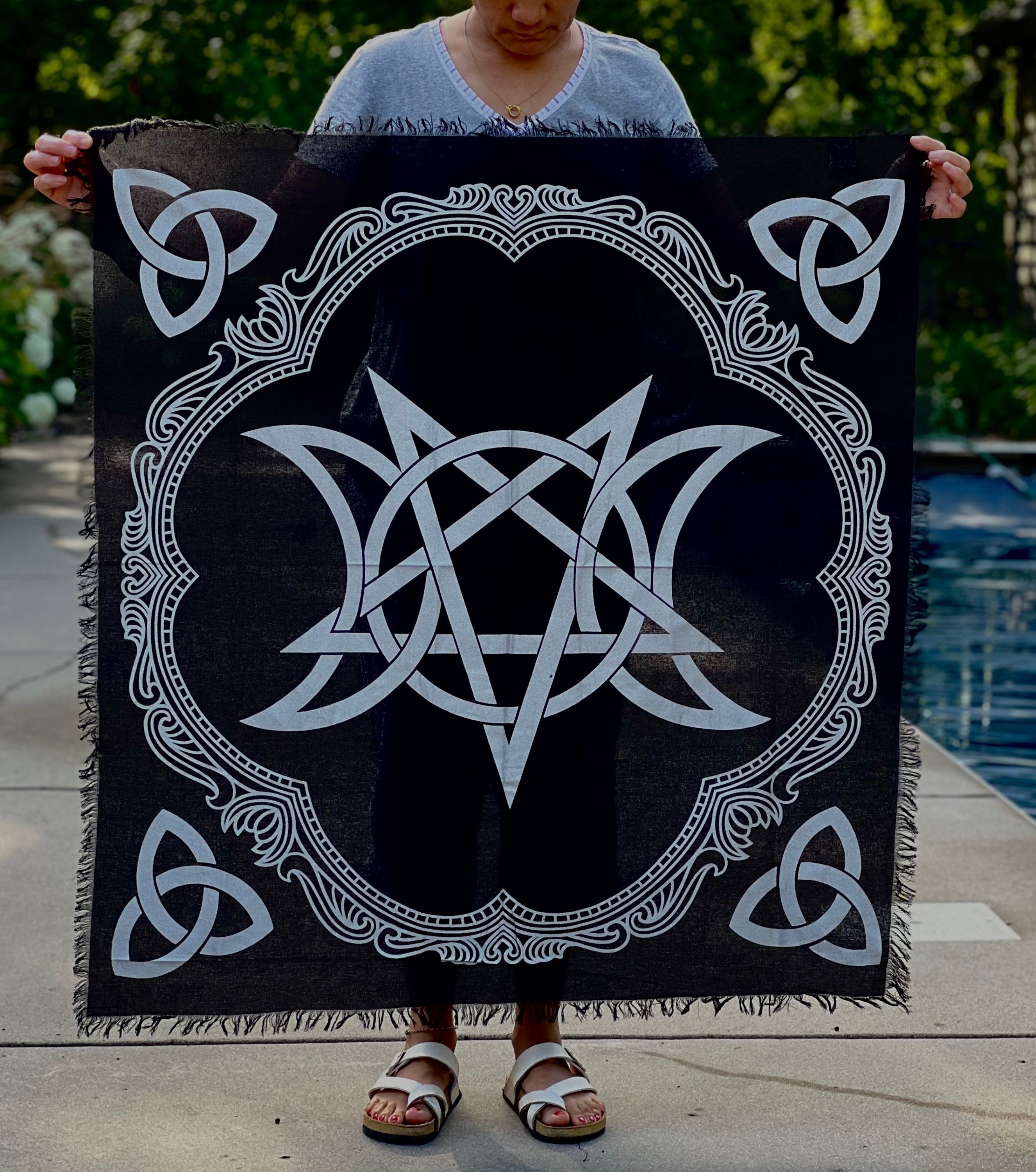 Altar Cloth Tarot Witchcraft Table Cloth Cover Wall Decor Art 36 X 36 Inches