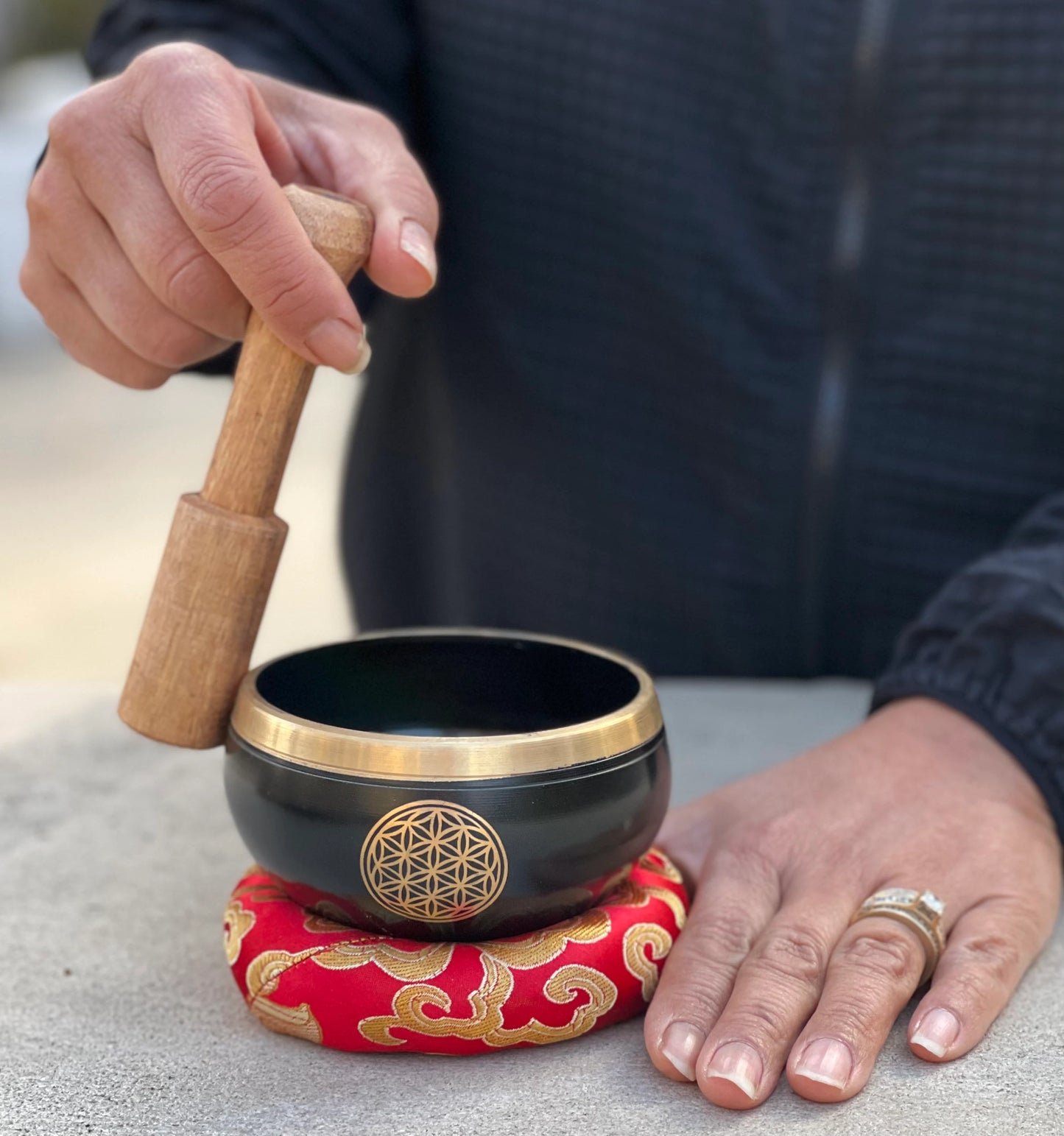 Singing Bowl Flower Of Life Complete Set ~ For Meditation, Yoga, Spiritual Healing and Mindfulness ~ FAST SHIPPING!!!