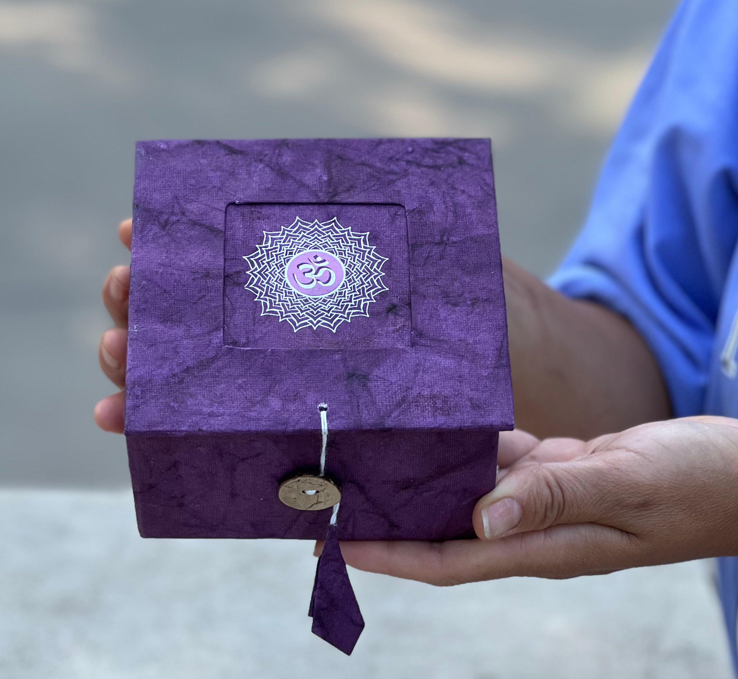 Chakra Singing Bowl Palm Size Complete Gift Box Set. - DharmaObjects