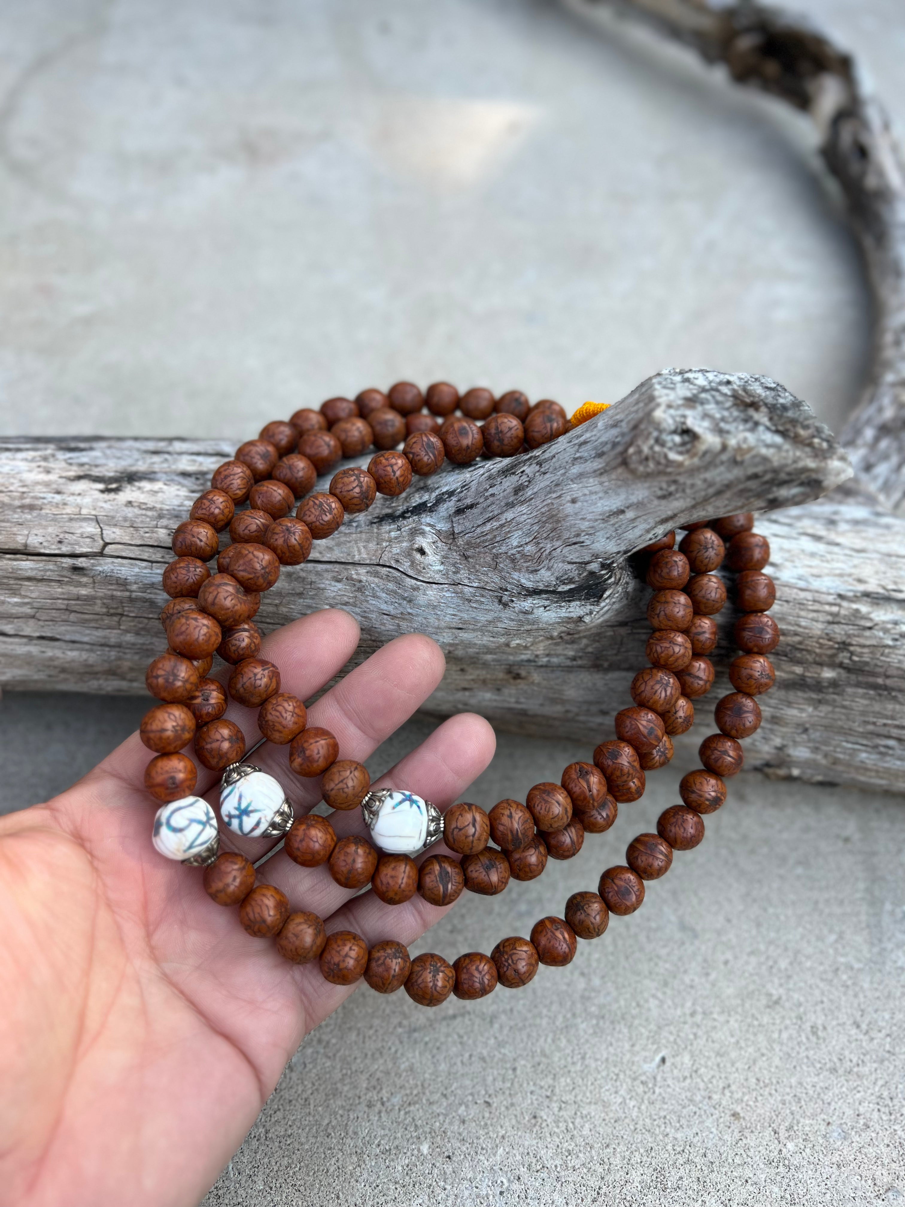 Brown Tibetan Buddhist Rare Bodhi Seed Mala, 3 Conch Shell Accent, Free Mala Bag
