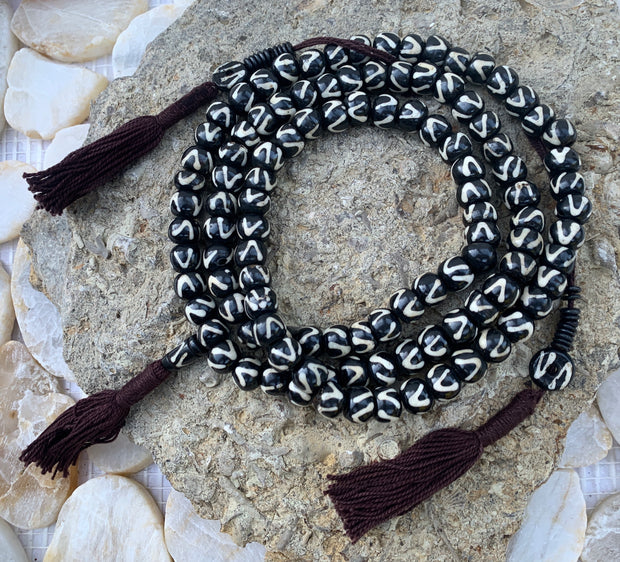 Tibetan Zig Zag DZI 108 Bone Beads Mala With Counter Meditation and Yoga